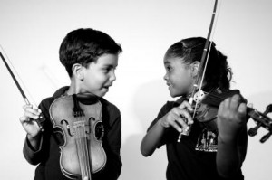  Salzburger Festspiele: Leica Camera AG präsentiert Fotoausstellungen über "Das Wunder von Venezuela - El Sistema und die Macht der Musik