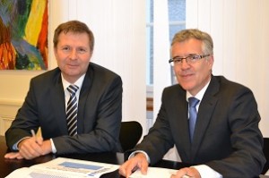 Finanzdirektor Marcel Schwerzmann (r.) und Hansjörg Kaufmann, Leiter Dienststelle Finanzen