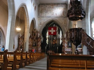 Innenansicht Franziskanerkirche Luzern, bekannt für die gute Akustik