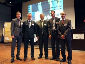 (v.l.) Hanspeter Bättig (eHealth-Verantwortlicher GSD), Rolf  Korner (Moderator), Regierungsrat Guido Graf, Adrian Schmid (Leiter  eHealth Suisse) und Serge Bignens (Partner Manager eHealth, Die Post) beim zweiten Luzerner Dialog Gesundheitspolitik in Nottwil.