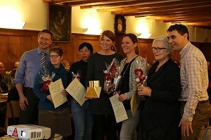 Übergabe des Altstadtpreises 2016 an eine Gruppe von sechs Altstadtgassengeschäften