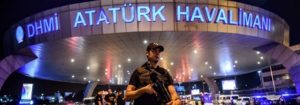 Türkischer Polizist am Flughafen in Istanbul. (Foto: AFP)